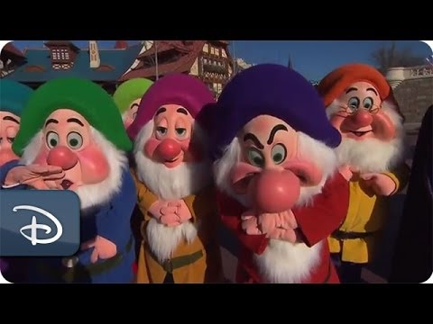 140 Characters Tweet - Behind the Scenes | Disney Parks