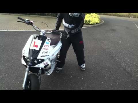 Scooter Stunt Gilera Runner 70 wheelie crash Jordan Bailey