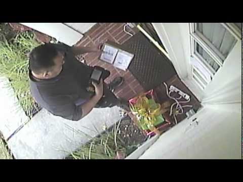 UPS Guy Steals iPad Mini Dropped by Fedex