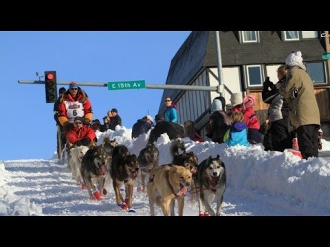 Watch: Close finish in Alaska Iditarod race