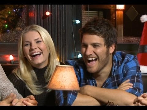 Vulture On Set: The 'Happy Endings' Cast Discusses Sex in Bathrooms and Drunk Karaoke