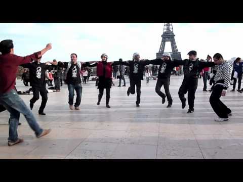 La tour Eiffel danse la Dabkeh