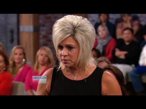 'Long Island Medium' with 'Anderson Live' Audience