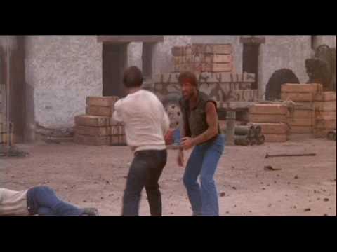 Chuck Norris Vs David Carradine Climactic Final Fight - Lone Wolf McQuade