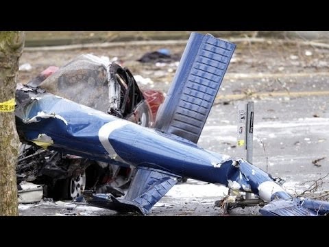 BREAKING NEWS: HELICOPTER CRASHES IN SEATTLE UNDER SPACE NEEDLE! ; 2 DEAD