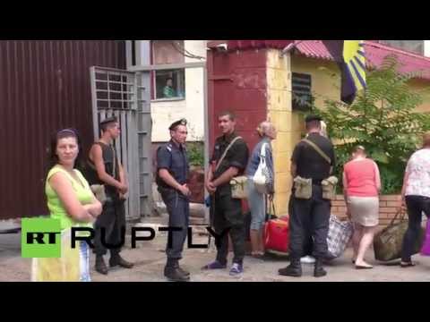 Ukraine: Ukrainian military draftees leave base in Donetsk