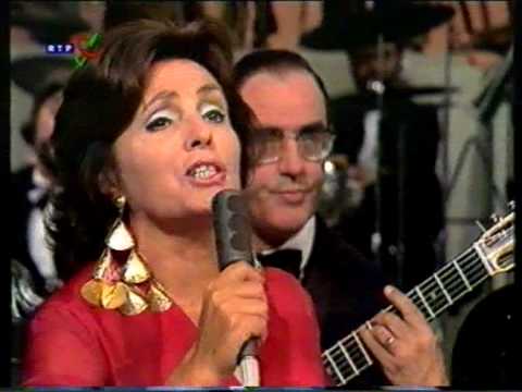 Amália Rodrigues - Cravos de Papel.mpg