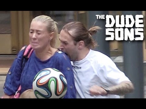 Suárez Biting Prank!