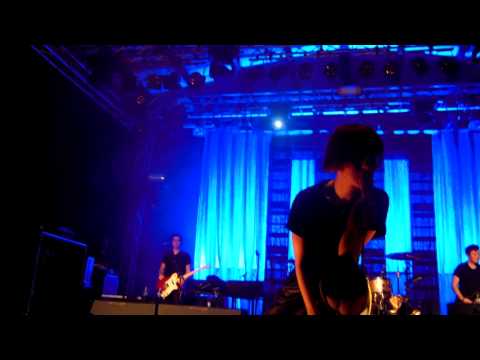 Paramore - Misery Business (Live @Estragon, Bologna, Italy) 10/09/13