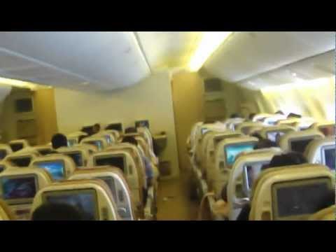 Walk around the Singapore Airlines B777-300ER economy class cabin (Cabin lighting version)