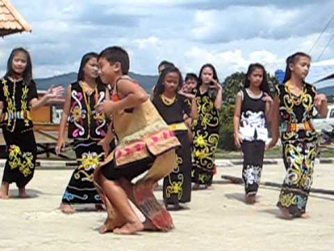 2011 Kelabit Culture and Food Festival dancing performance