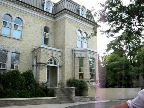 Toronto Travel: Toronto walking tour: Imposing mansions on Beverley Street