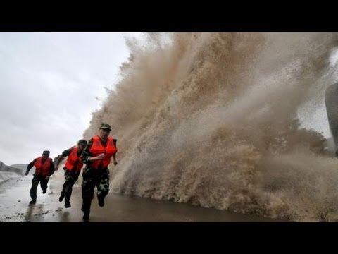 Typhoon Throws Eastern China Into Chaos / 2013