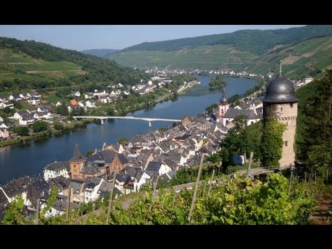 Zell Moselle Valley Germany tourism - Zell Mosel Deutschland Tourismus - German Wine village