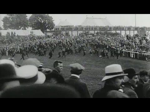 The Derby (1913) - Emily Davison trampled by King's horse