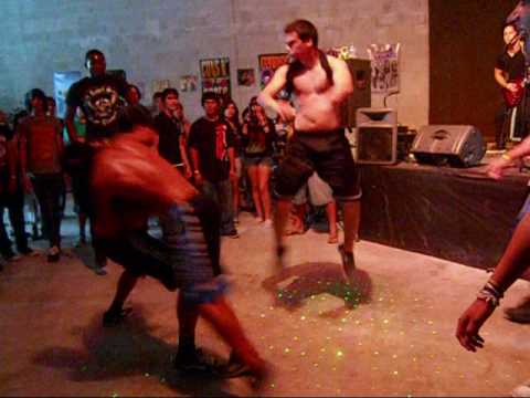 HARDCORE moshing