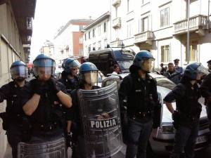 Firenze. Sgombero all'occupazione delle donne