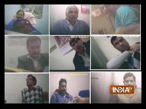 Exclusive: India TV sting exposes 9 PWD staff openly taking bribes, Part 2