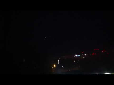 Meteor flies across Melbourne skyline part 1