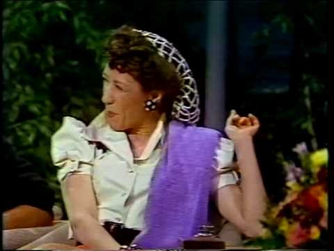 Joan Rivers interviews Lily Tomlin as Ernestine