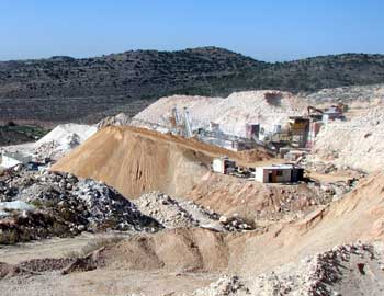 Betar Illit quarry. Photo: Dror Etkes, Yesh Din, 27.11.08. 