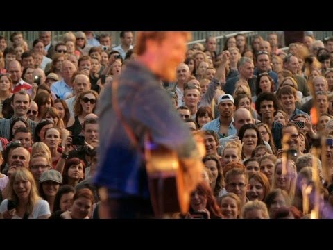 Glen Hansard ::  Iveagh Gardens