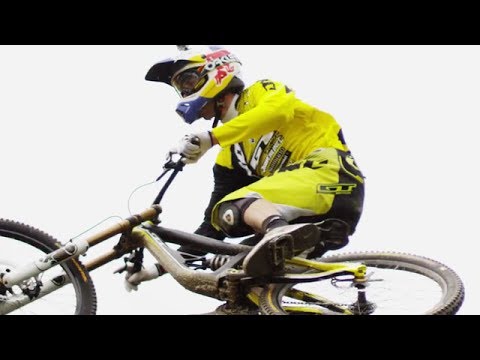 DirtTV: Gee Atherton GT Fury Bike Check