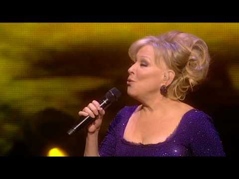 Bette midler wind beneath my wings Live HD