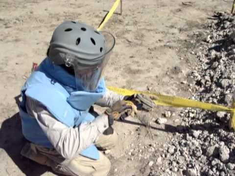 HOW TO DISARM A RUSSIAN, PMN-2, ANTI-PERSONNEL MINE