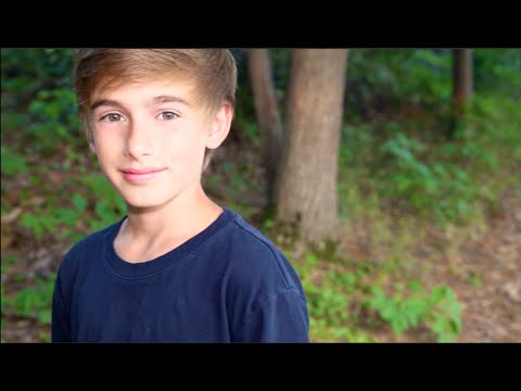 5 Seconds Of Summer- She Looks So Perfect (Johnny Orlando Cover)