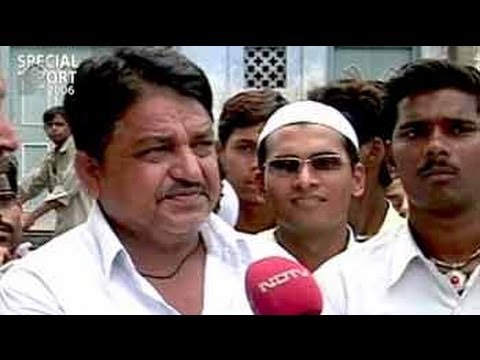 Malegaon: A secular town haunted by the tag of 'town of religious riots' (Aired: Sep 2006)