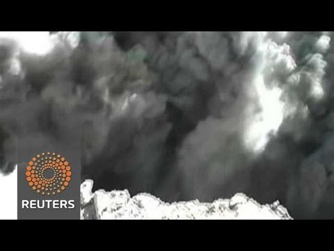 Video captures Peruvian volcano eruption