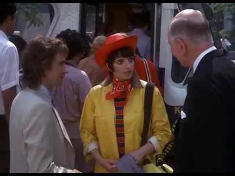 Liza Minnelli, Dudley Moore, and John Gielgud - Arthur (1981) - The Tie