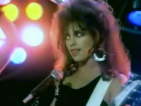 Bangles - Walk Like An Egyptian (1986)