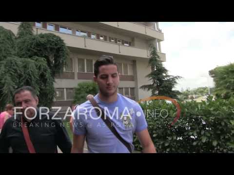 Kostas Manolas sbarca a Roma per le visite mediche [HD]