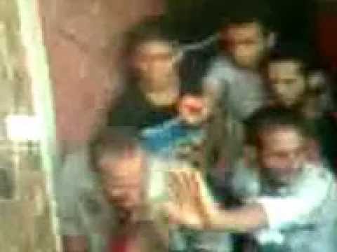 How sunni muslims killed shiite muslim (Shaikh Hasan Shahata) in Egypt (Full scenes)