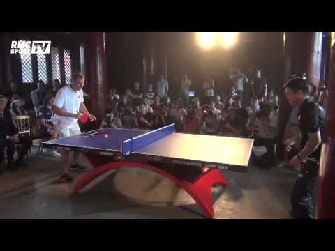 Football / Cavani et Blanc jouent au ping-pong avec le champion du monde - 01/08