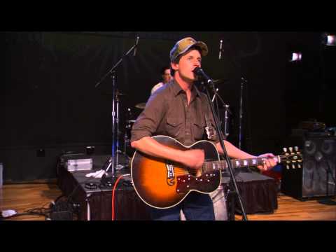 The Turnpike Troubadours Perform 