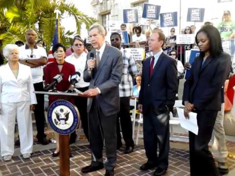 Pasadena Mayor Bill Bogaard Speaks at Rally Opposing Postal Facility Closure