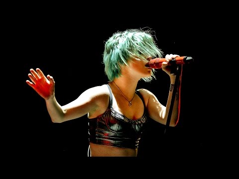 Paramore - Misery Business at Reading 2014