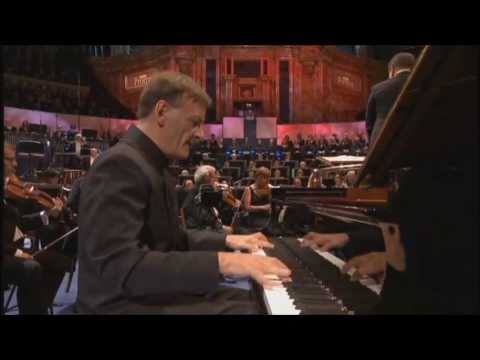 Rachmaninov: Rhapsody on a Theme of Paganini - BBC Proms 2013 (Stephen Hough : Piano )