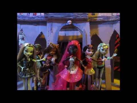 Catty Noir We Are Monster High music video