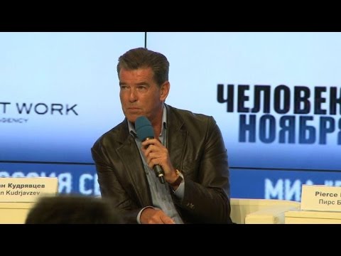 Ex-007 Brosnan in Moscow for first time to present spy movie