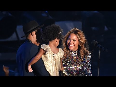 Beyonce Gets VMA Award from Jay Z and Blue Ivy