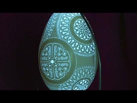 Slovenian Artist Creates Beautiful Lace-Like Easter Eggs