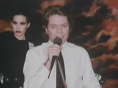 Robert Palmer - Addicted To Love