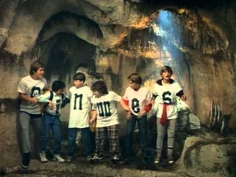 Cyndi Lauper - The Goonies 'R' Good Enough