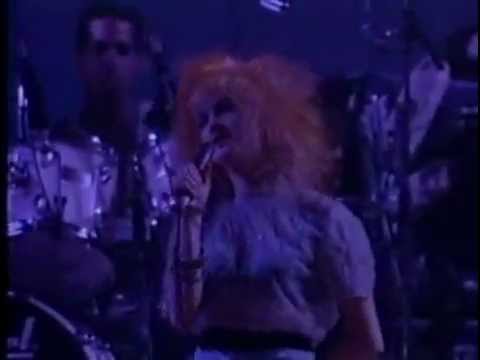 Cyndi Lauper - Live in Paris