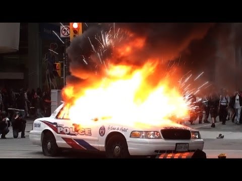 G20 Protest Toronto  Anarchists Burning Police Cars and Looking For a Fight