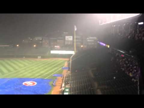 Cubs grounds crew having a little tarp trouble during rain delay